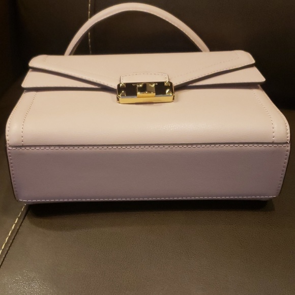 Brand new "Kinsley" Michael Kors leather satchel - Picture 4 of 6